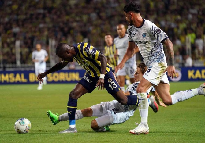 Spor Toto Süper Lig Fenerbahçe 1 Adana Demirspor 0 Maç Devam Ediyor