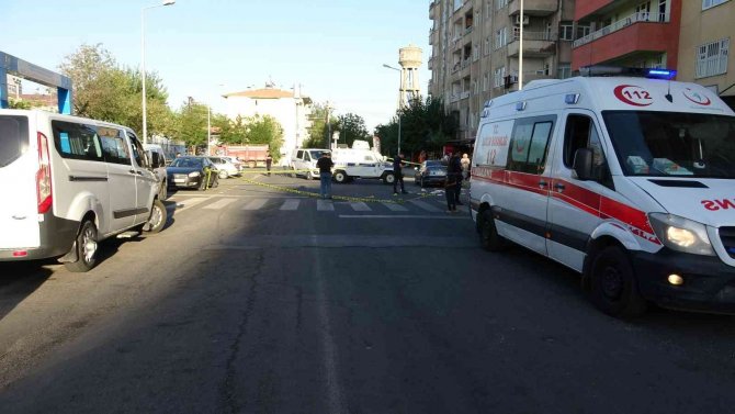 Diyarbakır’da Cadde Ortasında Silahlı Çatışma: 3 Kişi Yaralandı