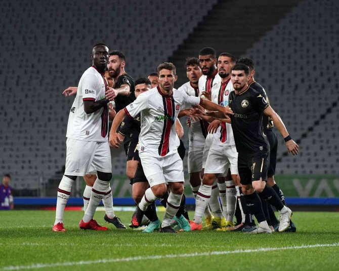 Spor Toto Süper Lig: Karagümrük: 0 - Giresunspor: 0 (Maç Devam Ediyor)