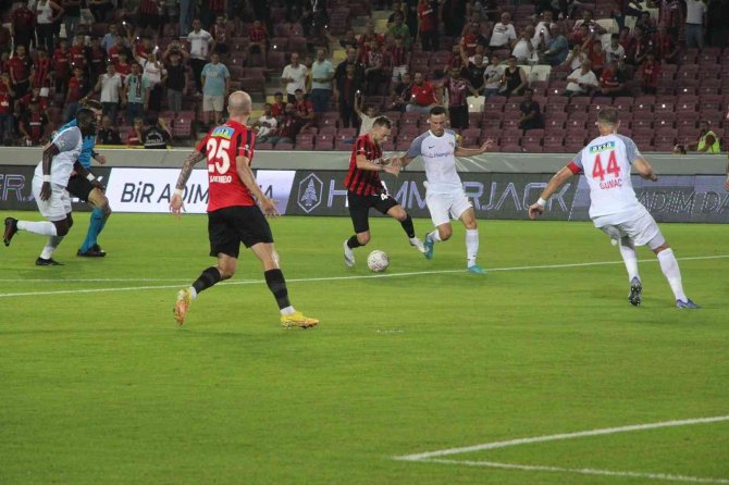 Spor Toto Süper Lig: Gaziantep Fk: 0 - Ümraniyespor: 0 (İ̇lk Yarı)