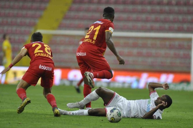Spor Toto Süper Lig: Kayserispor: 0 - Antalyaspor: 0 (İ̇lk Yarı)