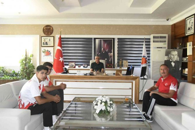 Başkan Toplaloğlu, Milli Sporcu Şen’i Ağırladı