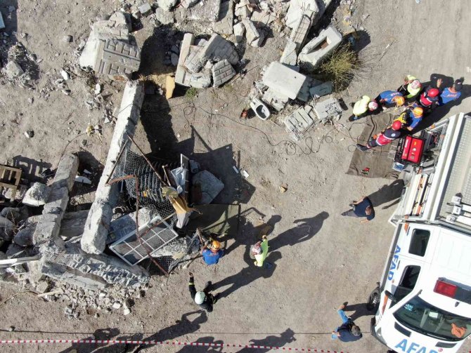 Kayseri’de Deprem Ve Yangın Tatbikatı Gerçeğini Aratmadı