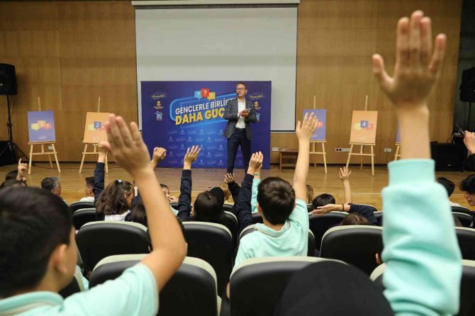 Başakşehir Belediyesi, Gençleri ’İ̇stanbul Genç Oyunlarına’ Katılmaya Davet Etti