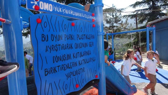 Plastik Atıklar Şimdi De Trabzon’da Oyun Parkına Dönüştü