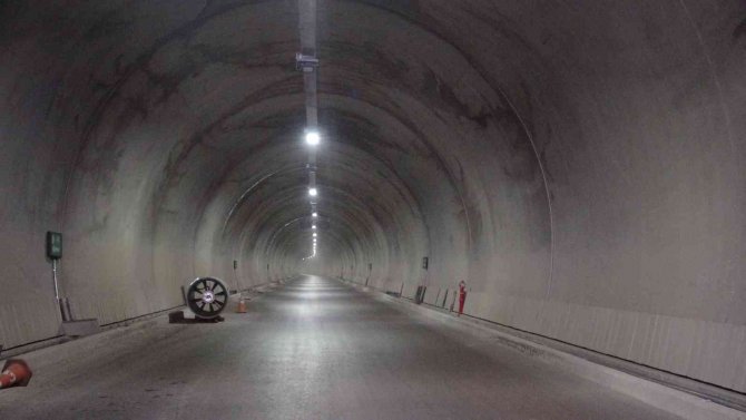 Kazdağları’ndan Geçen Assos Ve Troya Tünellerinin 11 Ekim’de Açılması Bekleniyor