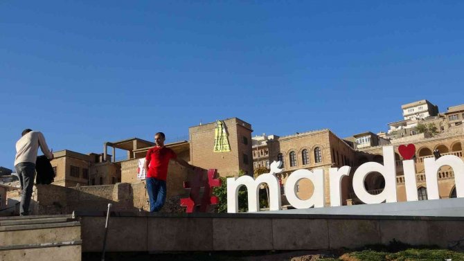 Film Gibi Seyahat: Rus Turistler ’Madrid’ Yerine ’Mardin’e İndi