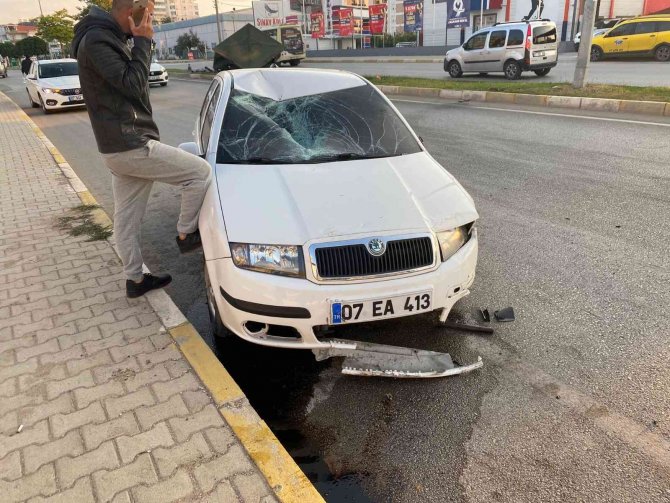 Antalya’da Otomobil Sulama Deposuna Çarptı: 1 Yaralı