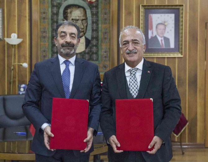 Atatürk Üniversitesi İle Erzurum Barosu Arasında Eğitim Protokolü İmzalandı