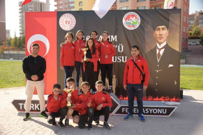Karslı Atletler Ankara’da Madalyaları Topladı