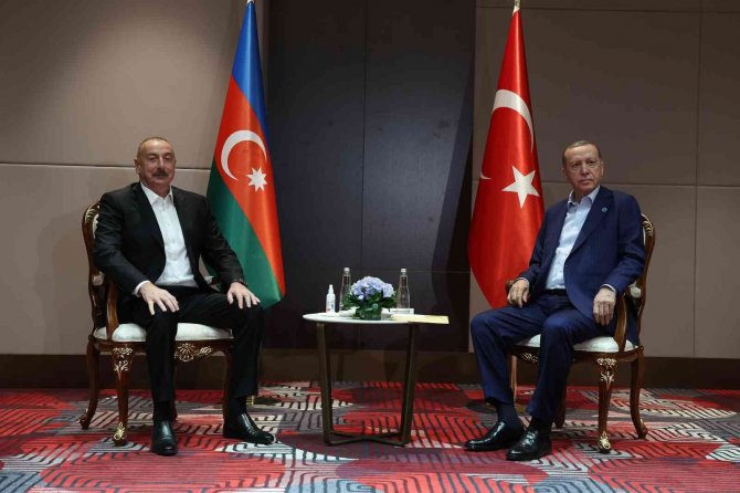 Cumhurbaşkanı Erdoğan, Azerbaycan Cumhurbaşkanı Aliyev İle Bir Araya Geldi