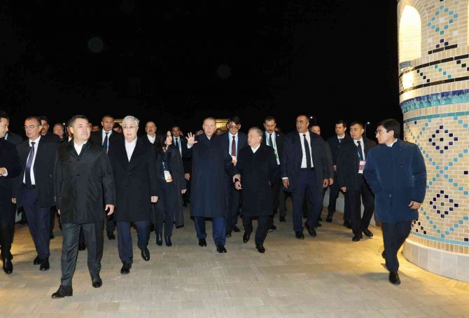 Cumhurbaşkanı Erdoğan, Özbekistan’da Liderlerle Gayriresmi Akşam Yemeğine Katıldı