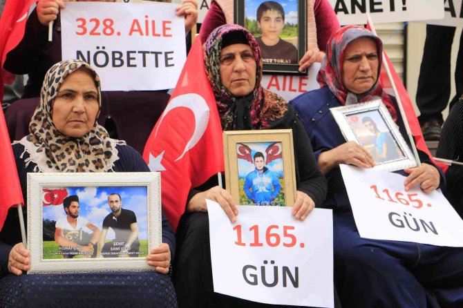 Diyarbakır’da Evlat Nöbetine İki Aile Daha Katıldı