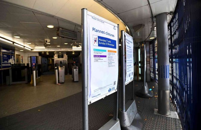 Londra’daki Grev Metro Ulaşımını Felç Etti