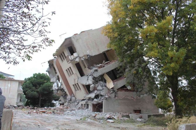 Sinop’ta Yıkılan Eski 112 Binası, Sağlığa Lojistik Hizmet Verecek