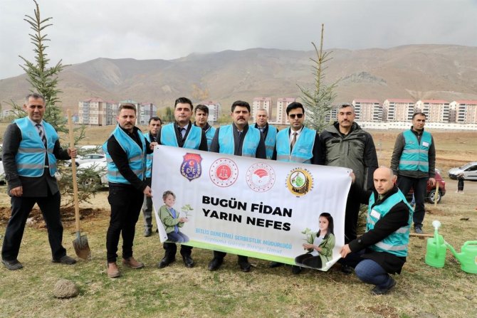 Bitlis’te 3 Bin Fidan Dikildi