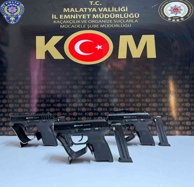 Malatya’da Çok Sayıda Cinsel İçerikli Ürün Ele Geçirildi