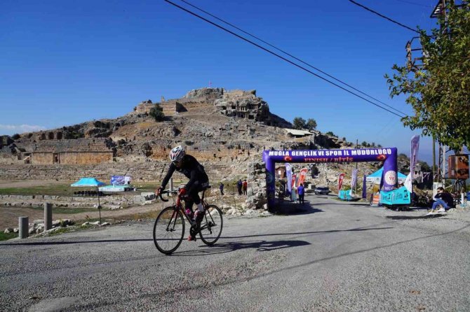 Bisikletçiler Tlos Antik Kentinde Yarıştı
