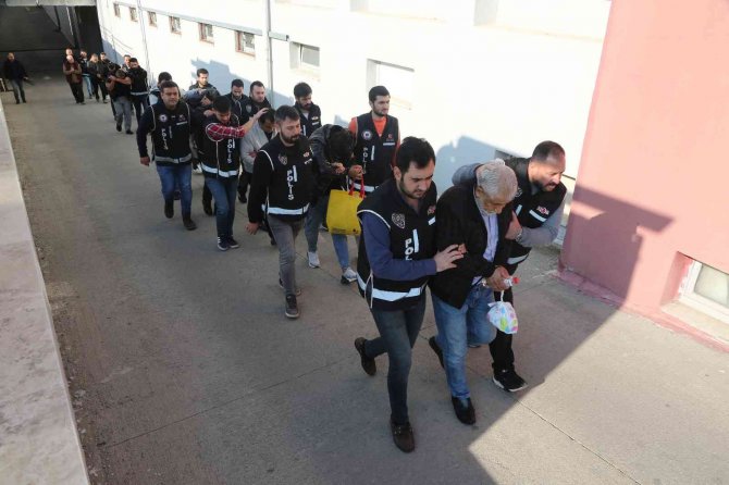 Hayali Altınla Tefecilik Yapan Aynı Aileden 6 Zanlı Tutuklandı