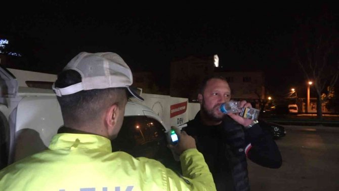 Alkollü Çıkmamak İçin Dakikalarca Su İçti 1,34 Promil Alkollü Çıktı