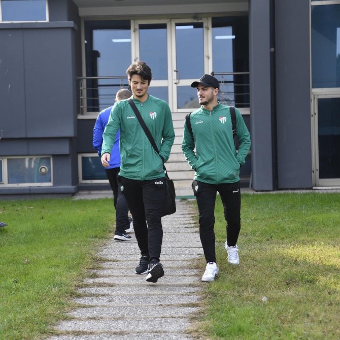 Bursaspor, İ̇zmir’e Hareket Etti