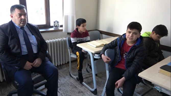Kütahya’da Mültecilere Kur’an-ı Kerim Eğitimi