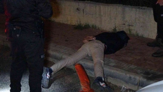 Antalya’da Polisle Çatışan Şüpheliler:" Biz Yere Yattık, Diğer Şüpheli Polise Ateş Etti"