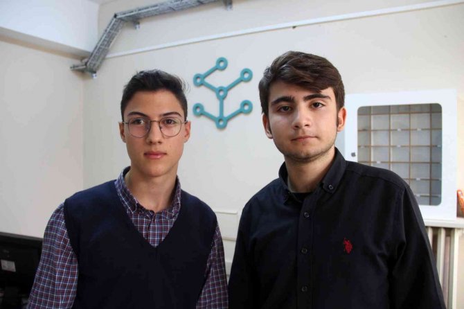 İ̇ki Lise Öğrencisi Türkiye’de Bir İlki Başardı