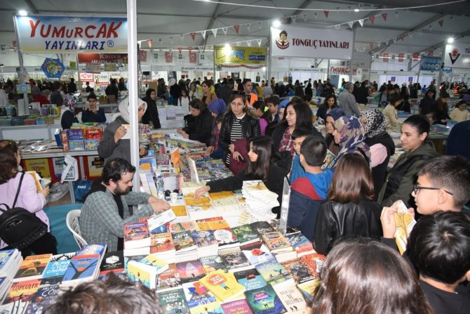 Osmaniye’de Kitap Fuarı 100 Binin Üzerinde Ziyaretçi Ağırladı