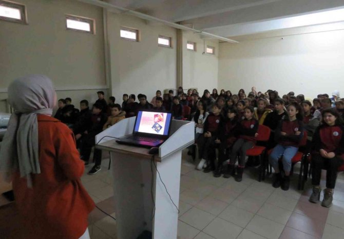 Erzincan’da Öğrencilere Biyoçeşitlilik, Biyokaçakçılık Eğitimi Verildi