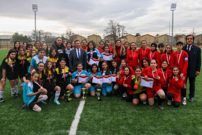 Gazi Anadolu Lisesi Şampiyon Oldu