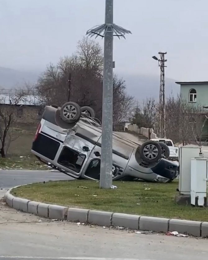 Elazığda Emniyet Kemeri Hayat Kurtardı