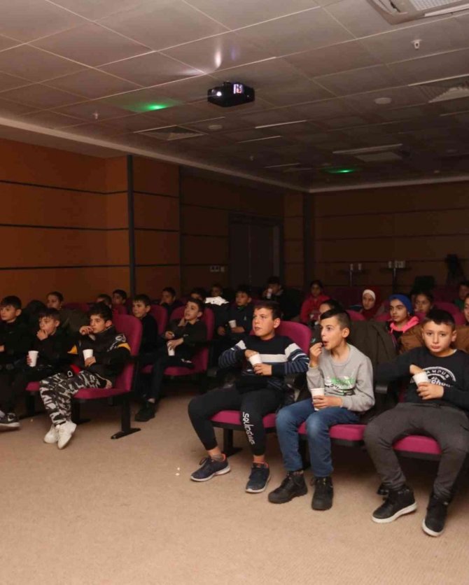 Ahıska Türkü Çocuklarına Yönelik Sinema Etkinliği