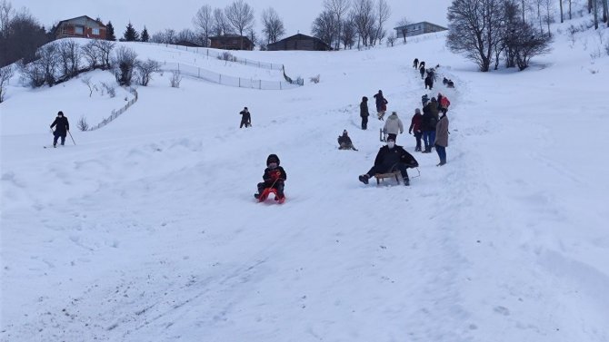 Artvin’de Kar Yağmayınca Geleneksel Tahta Kızak Yarışları İptal Edildi