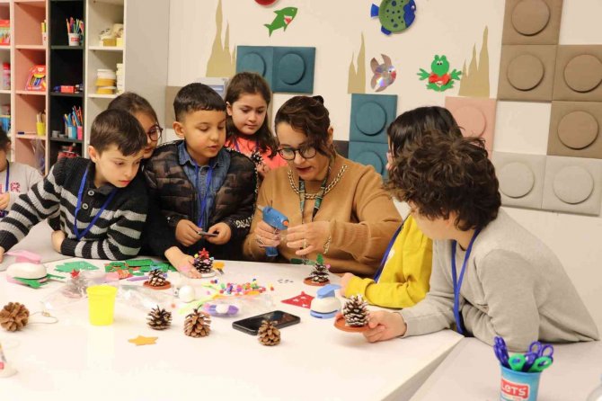 Çocuklar, Büyükşehir’in Kış Bilim Kampı İle Hem Bilgileniyor Hem De Eğleniyor