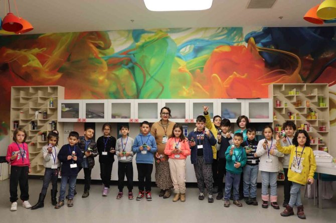 Çocuklar, Büyükşehir’in Kış Bilim Kampı İle Hem Bilgileniyor Hem De Eğleniyor
