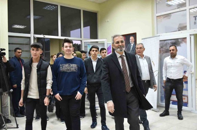 Tarsus Belediyesi Okuma Salonlarını 1 Yılda 42 Bin 472 Kişi Ziyaret Etti
