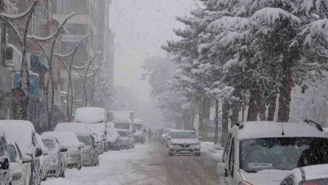 Bitlis’te Yoğun Kar Yağışı Ve Tipi Hayatı Olumsuz Etkiliyor