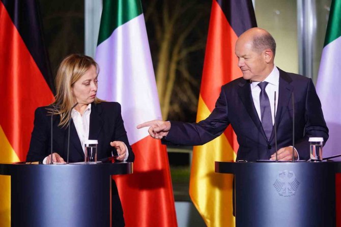 Almanya Başbakanı Scholz: "Göç Konusu, Avrupa’da Sadece Birlikte Üstesinden Gelebileceğimiz Bir Sorun"