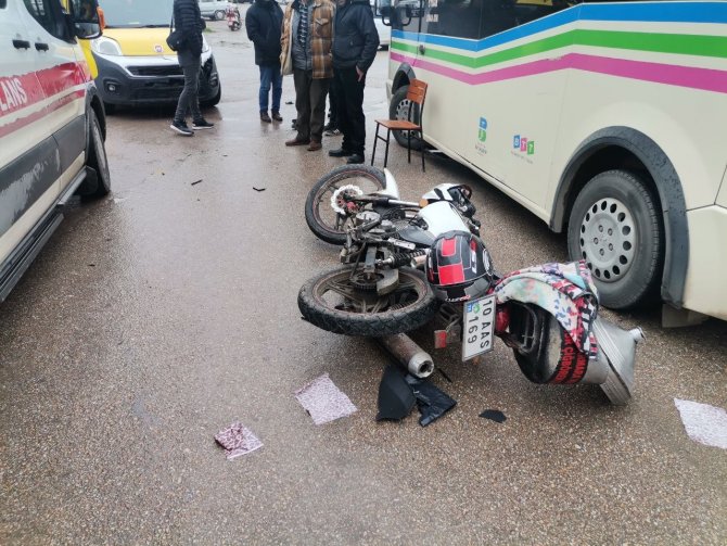 Bandırma’da Trafik Kazasında Motosiklet Sürücüsü Yaralandı