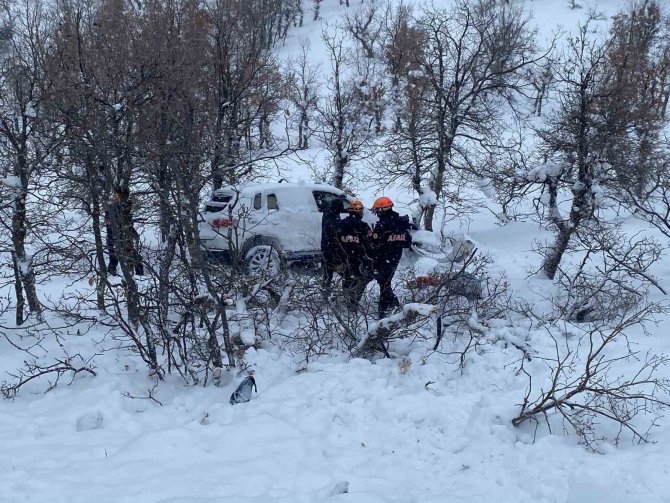 Diyarbakır’da Kar Yağışı Ve Buzlanma Kaza Getirdi: 1 Ölü, 3 Yaralı