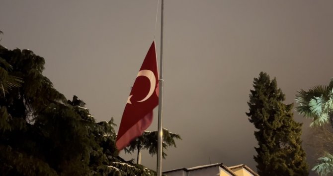 7 Günlük Milli Yasın Ardından Bursa’da Bayraklar Yarıya İndi