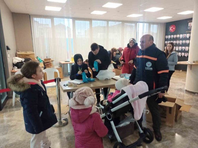 Yalova Altınova, Depremzedeler İçin Tek Yürek Oldu