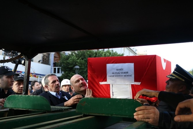 Şehit Emniyet Müdürü Altuğ Verdi Mersin'de gözyaşlarıyla uğurlandı 69