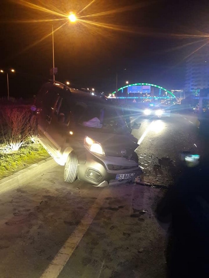 Rize'de Trafik Kazası 3 Yaralı 1