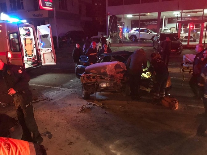 Rize'de Trafik Kazası 3 Yaralı 4