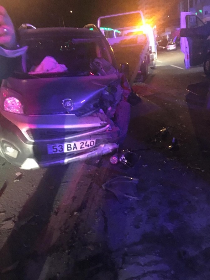 Rize'de Trafik Kazası 3 Yaralı 7