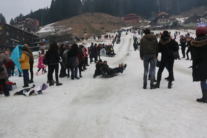 Ayder'de kar festivali ‘kardan adamsız’ geçti 10