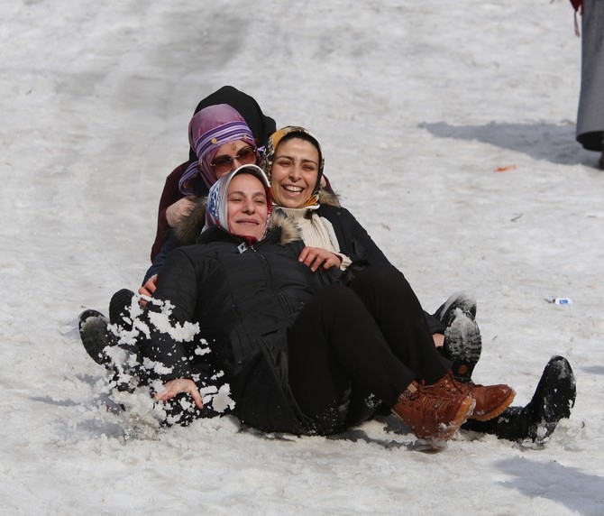 Ayder'de kar festivali ‘kardan adamsız’ geçti 6