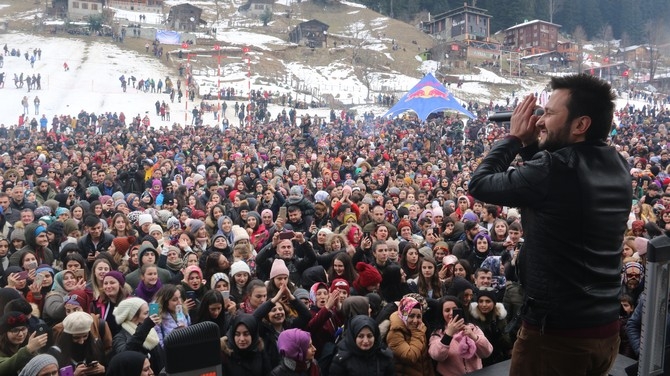 Ayder'de kar festivali ‘kardan adamsız’ geçti 9